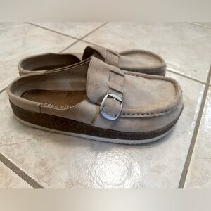 Steve Madden suede clog with buckle size 8-Mint condition